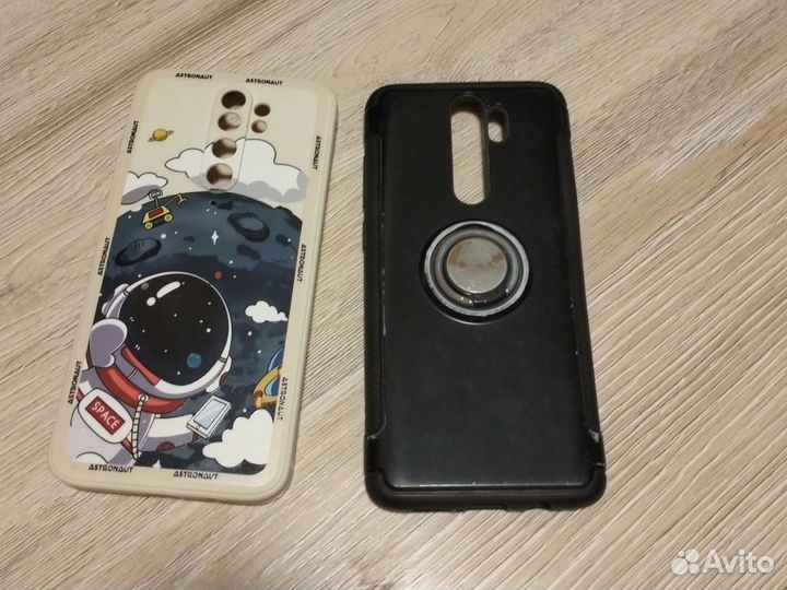 Чехлы на телефоны