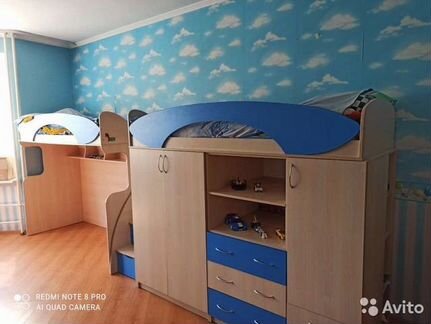 Двухэтажная (двухъярусная) кровать