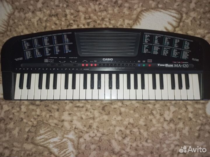 Портативный синтезатор Casio