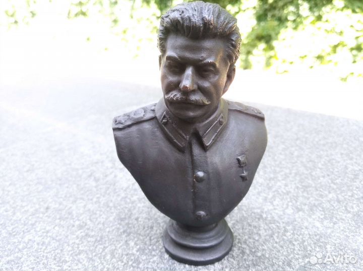 Бюст Сталина бронза