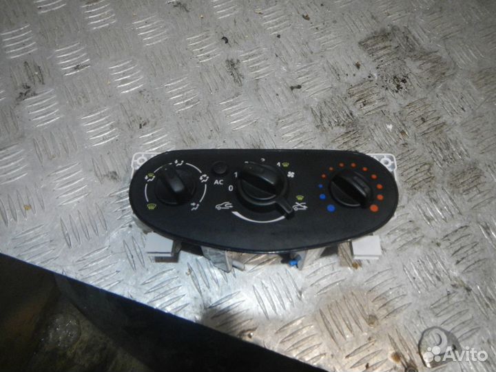 Блок управления климатической установкой, Nissan