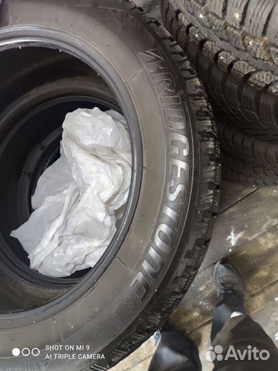 Bridgestone Blizzak Spike-01 215/60 R17 100T