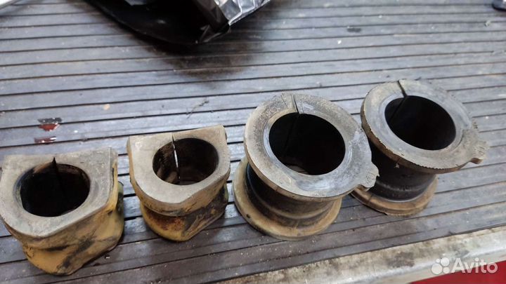 Втулка переднего стабилизатора на Прадо 150