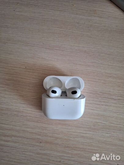 Продам наушники Apple AirPods 3rd generation