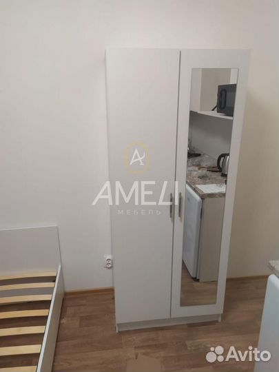 Шкаф распашной с зеркалом