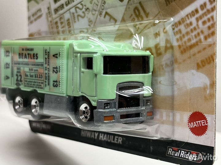 Hot wheels premium hiway hauler