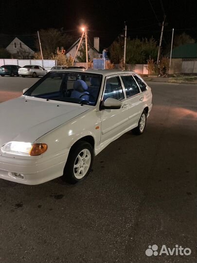 Белый ваз 2114