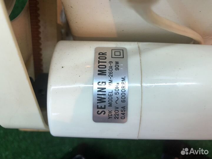 Z.8512 Швейная машинка Чайка 132м