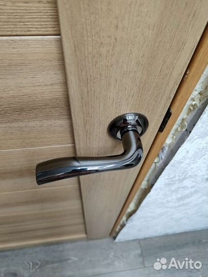 Межкомнатные двери бу с коробкой 70см