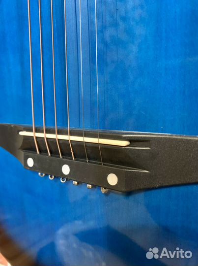 Акустическая гитара