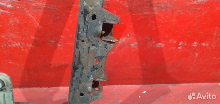 Рено логан подрамник передний Logan с дефек
