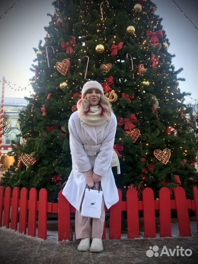 Белоснежное женское пальто плюш