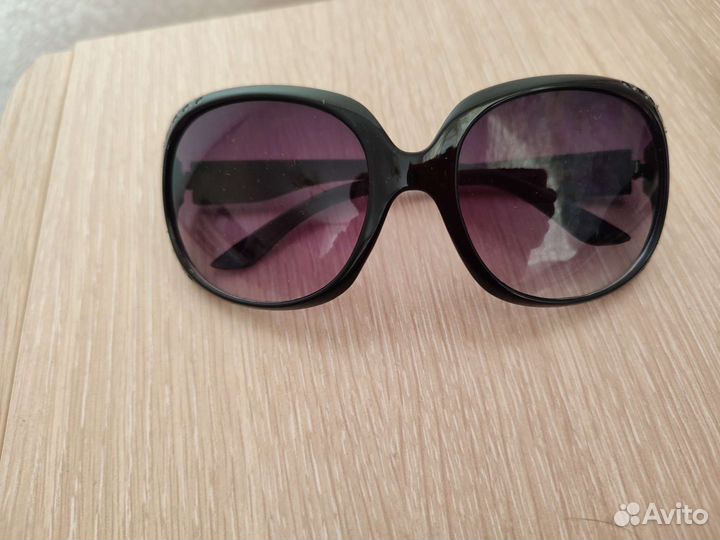 Солнечные очки женские