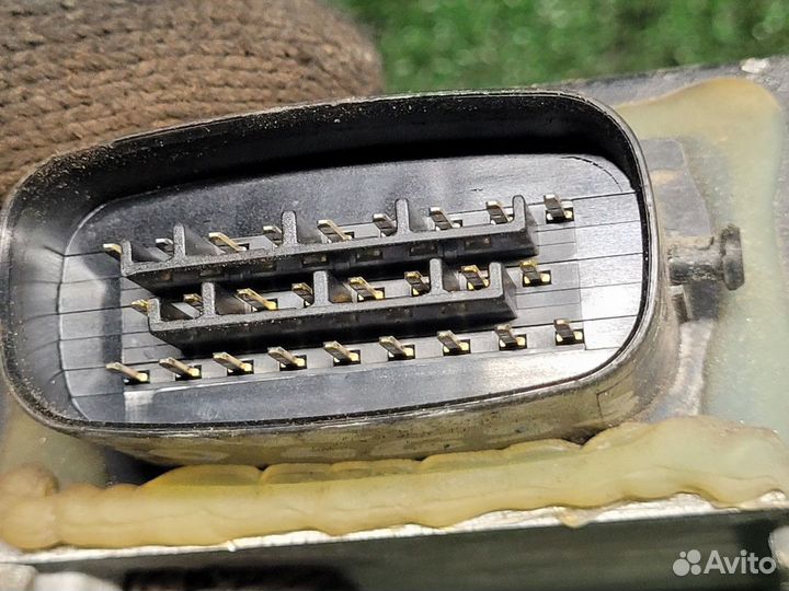 Блок управления впрыском Mitubishi Pajero Io