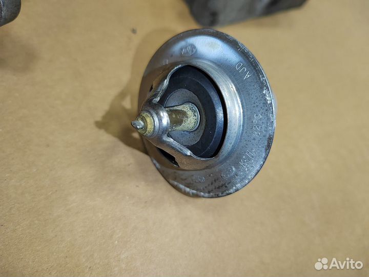 Термостат Kia Sorento 1 поколения