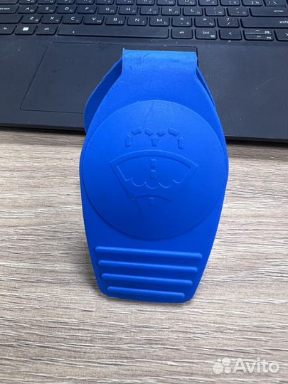 Крышка омывателя оригинал vag 8d0955455