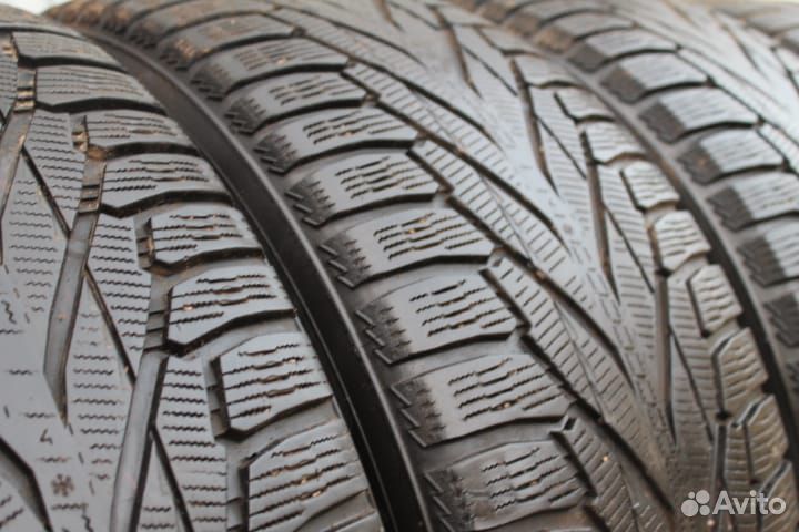 Nokian Tyres Hakkapeliitta R2 235/60 R18