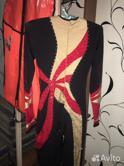 Костюм для фигурного катания