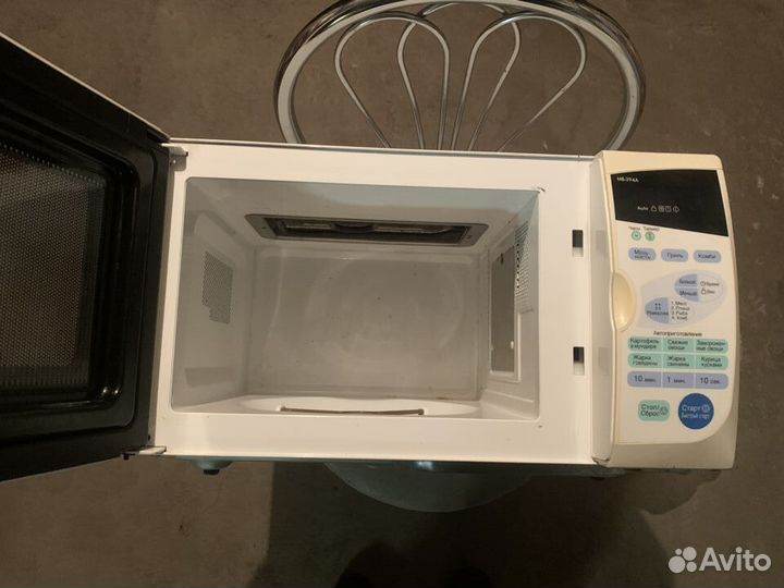 Микроволновая печь с грилем LG MB-394A (Корея)