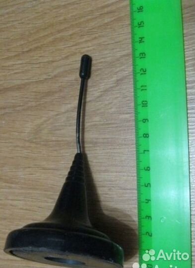 Автомобильная малая антенна на магнитном основании