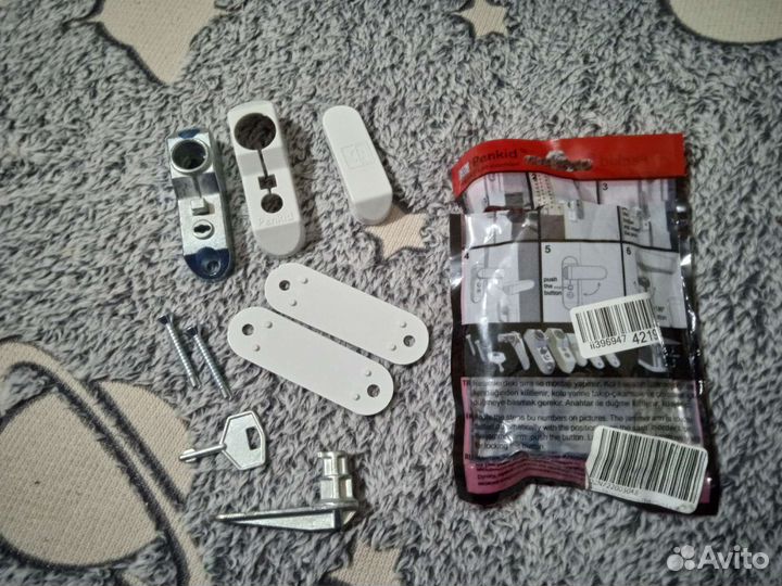 Замок - блокиратор оконный Penkid Sash Lock белый