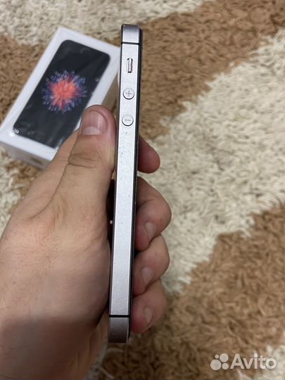iPhone SE, 128 ГБ