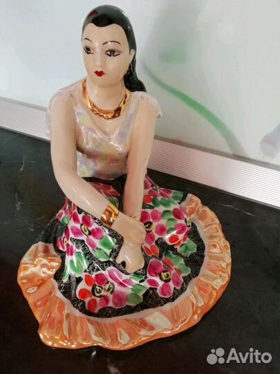 Статуэтка цыганка Земфира, Дулево, 97г