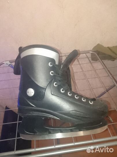 Коньки хоккейные