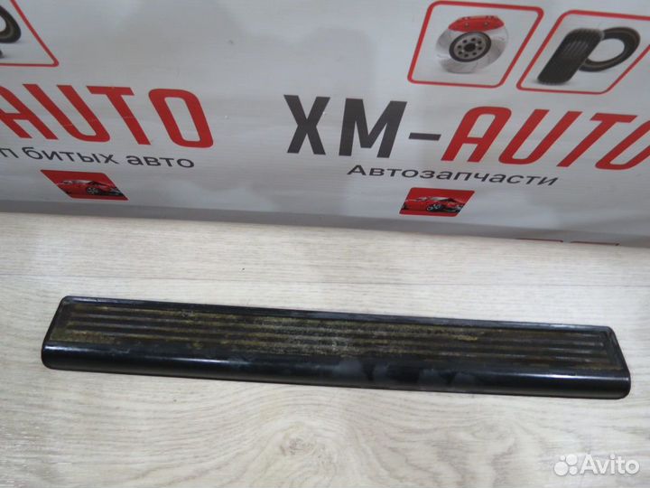 Накладка порога передняя правая Renault Duster