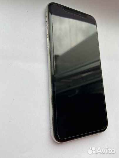 Телефон iPhone 10