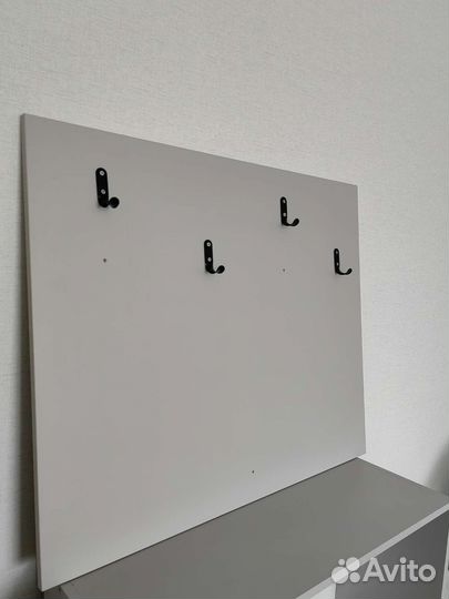 Вешалка для одежды настенная