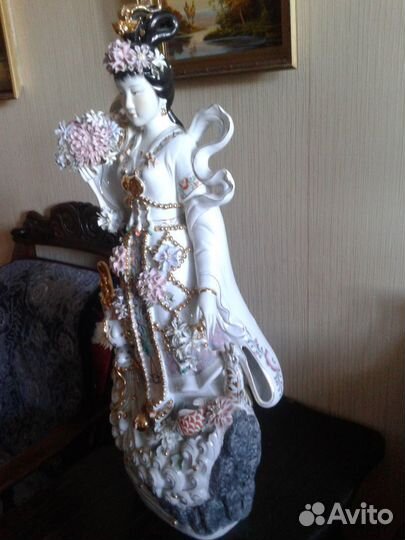 Эксклюзивная статуэтка 