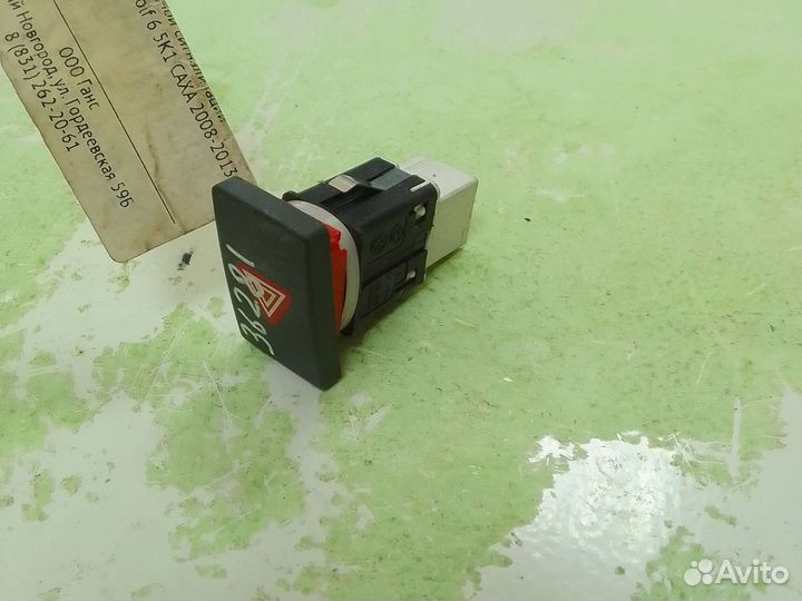 Кнопка аварийной сигнализации Volkswagen Golf 6 5K