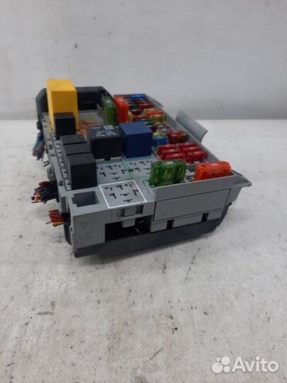 Блок предохранителей Opel Astra хэтчбэк 5 дв. 1.6