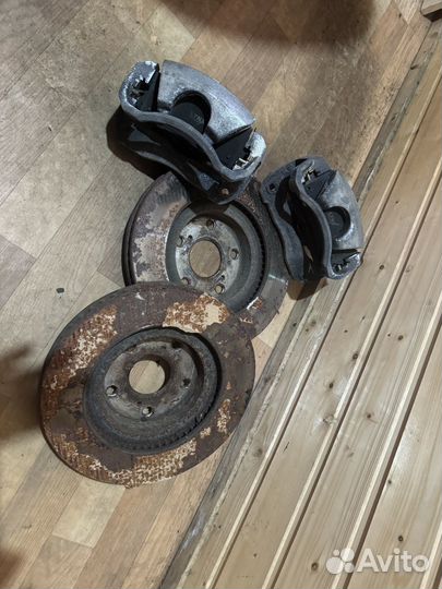 Передние суппорта диски Toyota camry 40