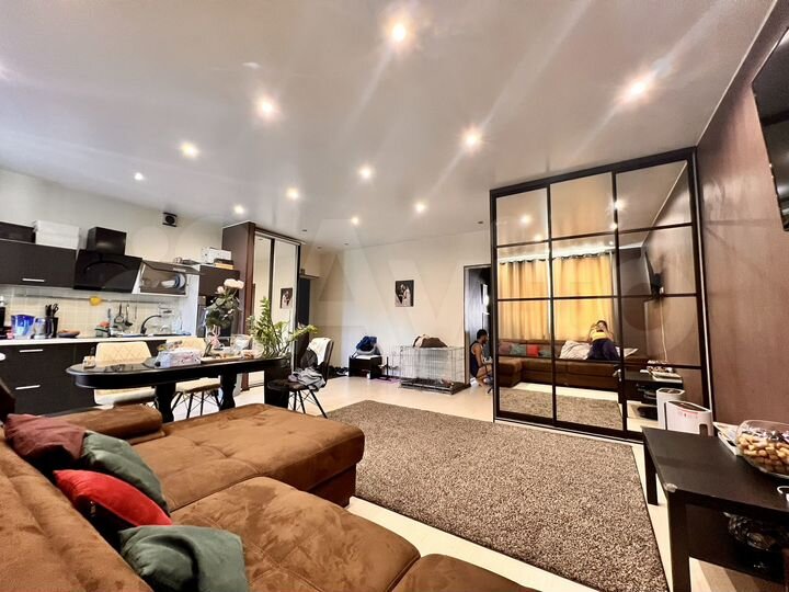 2-к. квартира, 56 м², 2/5 эт.