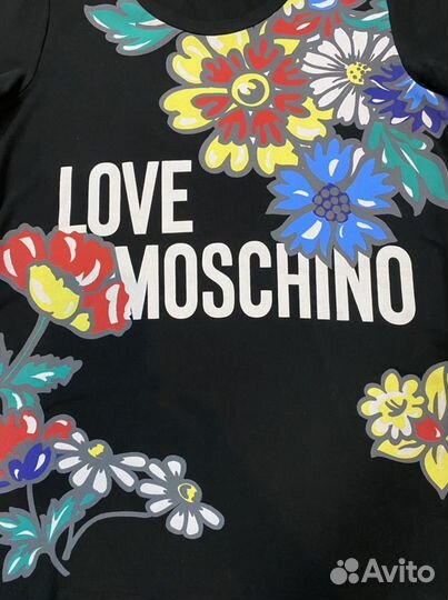 Футболка love moschino