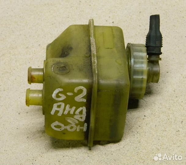 Бачок гтц VW Golf 2