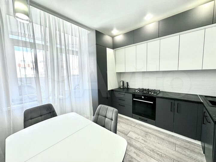 2-к. квартира, 58 м², 14/16 эт.