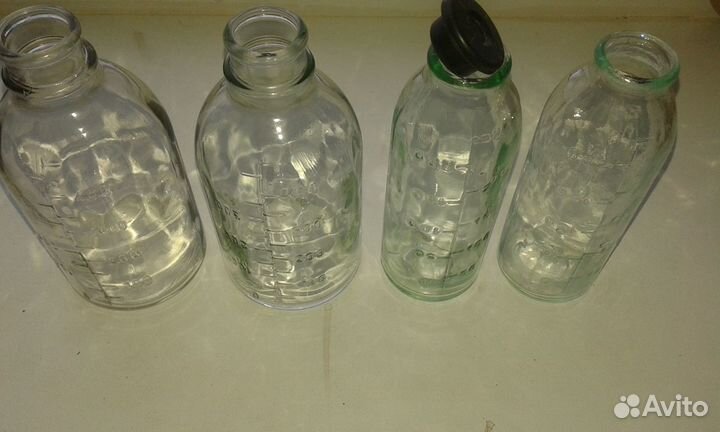 Стеклянная мерная бутыль