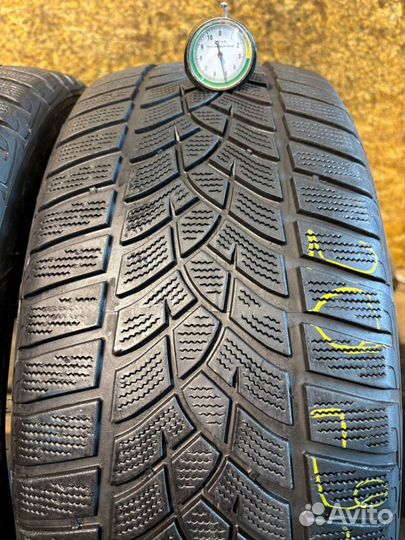 Goodyear UltraGrip Performance Gen-1 235/45 R20