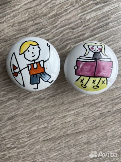 Мебельная ручка в детскую комнату