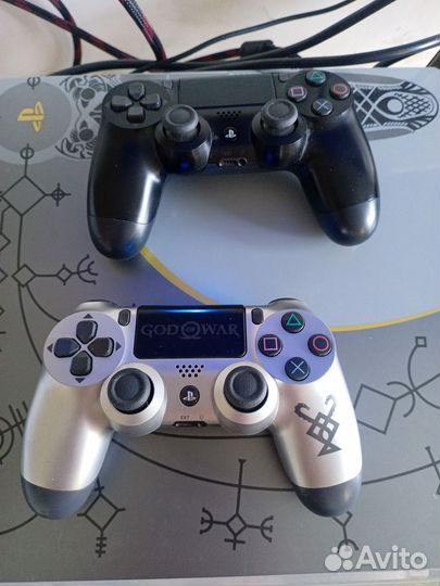 Sony playstation 4 PS4 slim 1tb