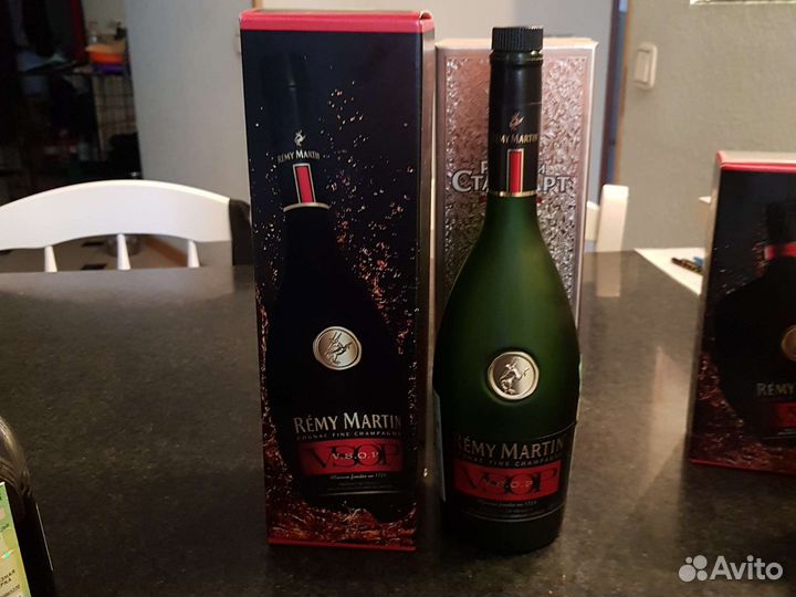 Пустые бутылки стеклянные