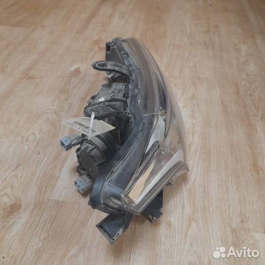 Фара галоген правая Mitsubishi Outlander 3