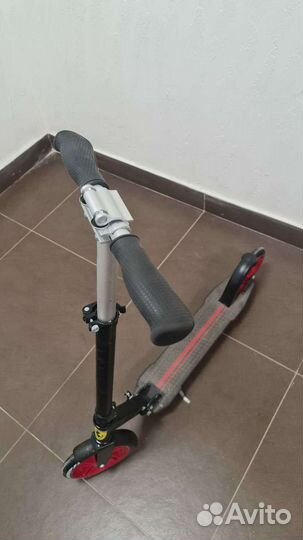 Самокат взрослый ferrari