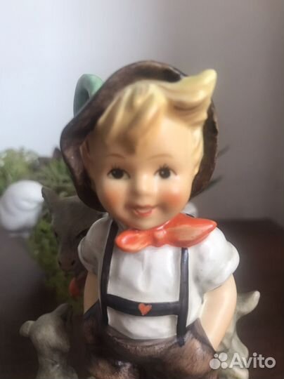 Статуэтка фарфор Hummel (Goebel)