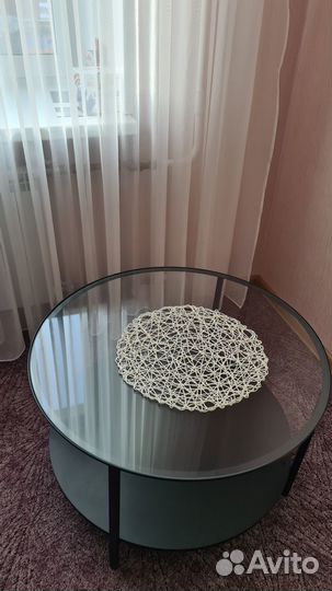 Продам журнальный столик IKEA