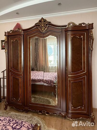 Спальный гарнитур