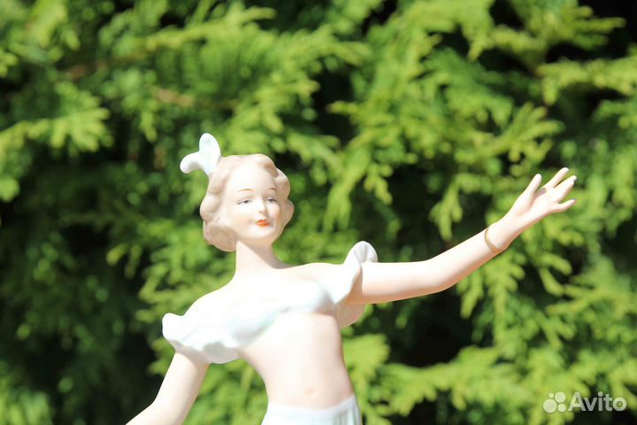 Изящная статуэтка 